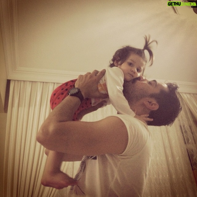 Kerem Poyraz Kayaalp Instagram - Amca baba yarısıdır.❤️❤️❤️