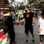 Kerem Poyraz Kayaalp Instagram - Tokalaşmayı özleyeceğemiz hiç aklımıza gelirmiydi? #coronaturkiye #tayland #thailand #özlemek Bangkok, Thailand