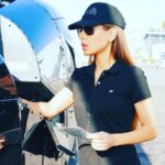 Kerri Kasem Instagram - Love these shots by @mattcali_photography! Flying is one of the best decision I’ve ever made in my life! When you conquer something you thought you could never do… there’s no better feeling! Thanks Matt you ROCK!!! TY @orbicair 🚁 #Helicopter #R44 #Pilot #Flying #Happiness