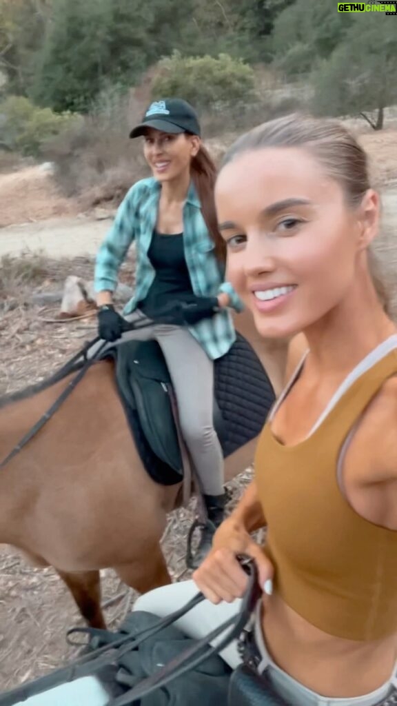 Kerri Kasem Instagram - Helicopters and Horses!!! 🚁🐴 My friend @zintapolo is not only an amazing rider and supermodel… She’s a badass helicopter pilot! We rode her polo ponies yesterday, Lily and Pluto. She’s amazing, super sweet and talented you should give her a follow. 🐴❤️🚁 #Horses #Helicopters #girlpilot #badass