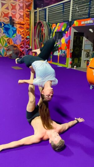Kerri Kasem Instagram - Do something you’ve always wanted to do! @movementsanctuary 

Thanks @doctorsterling always fun hanging out… pun intended. 😉

TY @hanali.music.acro and @raffertypendery for introducing me to acro! Love you guys! 

Thanks for the video @grissellehalime 💖

#Acro #Movement #SaintPetersburg #Friends