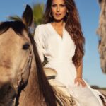 Kerri Kasem Instagram – Happy 4th of July!!!
🇺🇸🇺🇸🇺🇸🇺🇸🇺🇸🇺🇸🇺🇸

Photo – @arezoojalali_photography 
Make-up – @jbeauty_xoxo 
Dress – @lilyjeanofficial 

#Buckskin #WhiteDress #AuburnHair #Horses