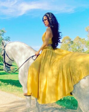 Kerri Kasem Instagram - Good Morning!!! ☀️ 

#BTS for @fashionmagazinenyc by @arezoojalali_photography! 

Thank you to the team! 💛
@jbeauty_xoxo - make-up
@sky_is_dlimit - stylist
@pr_solo - stylehouse 

@friesiansm - Jardim MT Lusitano horse
@carlossantosdressage - trainer Jardim MT

#Lusitano #YellowDress #NewYorkFashion #goodmorning