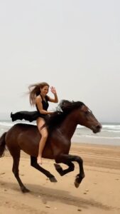 Kerri Kasem Instagram - Today is my 50th Birthday and a year ago today, I put these videos up and they forever changed my life! I had no idea the effect this would have on so many people. To those of you who wrote me, who shared your horse videos with me, or left me a beautiful comment… Thank you, it meant the world to me! This was freedom, this was pure joy and love! Make your dreams come too, it’s never too late! ✨ And to the man that made it all happen… THANK YOU @yassine_cavalier you are a true horse whisperer and a dream maker!