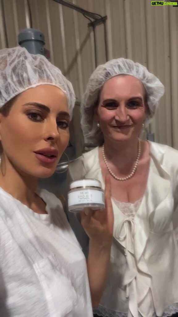 Kerri Kasem Instagram - My amazing FACEM chemist, @angiechaconlive explains why my cream works! I just learned that most companies will tell you an ingredient is in a product but at such a low percentage like 0.001% that it will do nothing for your skin. I believe that is unethical, and should not be allowed. We use active ingredients at a percentage level that WORKS! My cream has ingredients that sell at high-end department stores for $300 or $400 a jar. Right now you can get it for $89 but it will be going up. Click link in profile or go to: Facembeauty.com @stream2sea