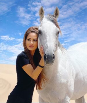 Kerri Kasem Instagram - MOROCCO! 🇲🇦

One of my most favorite places on earth! I can honestly say that @yassine_cavalier has some of the most amazing horses I have ever been around. He is a true horse whisperer. 🐴❤️

For the people who have signed up for the Morocco trip… We are going to have a magical time! ✨

@my_cavago 
#Morocco #HorsebackRiding #gameofthronestour #Beach