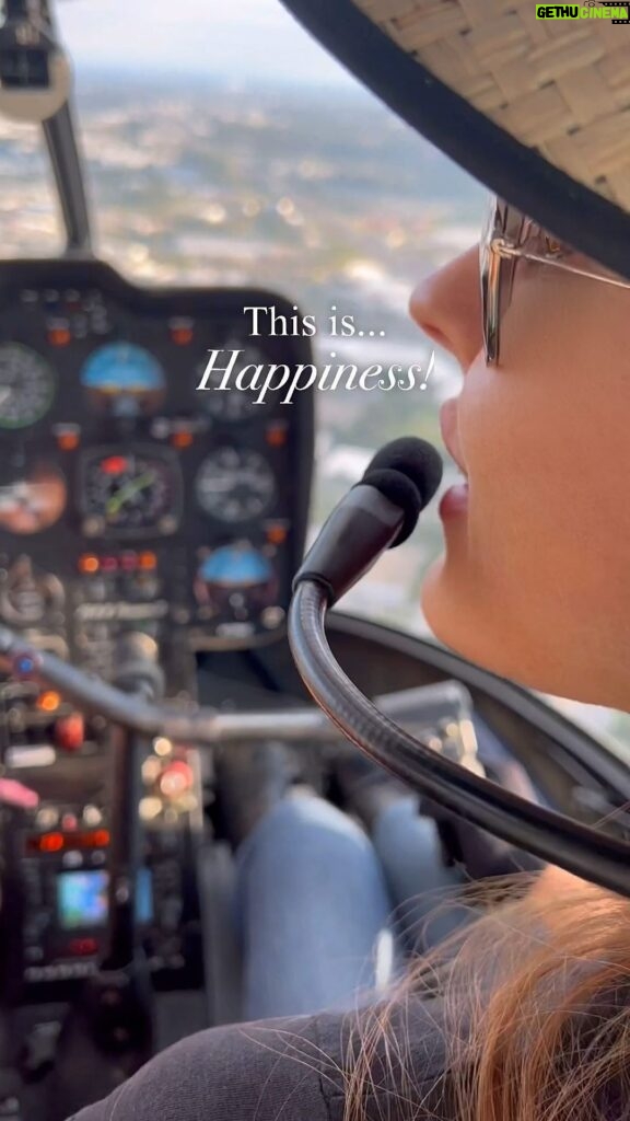 Kerri Kasem Instagram - Lots of things make me happy! Helicopters and Horses have to be two of my most favorite! (And of course, I can’t live without cats!) What makes you happy? TY @andynafe it’s so much fun flying with you! #helicopter #robinsonhelicopters #Pilot #Happy #Preflight