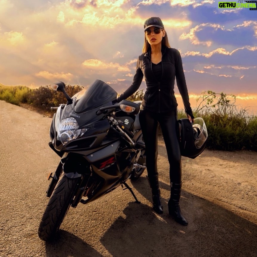 Kerri Kasem Instagram - Who wants to ride? Another great shot from @rectifyfilm! Thanks again to the crew @garrett.thomson and @shawn.moomba! #GSXR #girlrider #Sunset #Malibu #livelife
