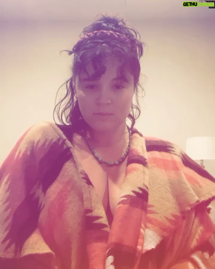 Kether Donohue Instagram - i’m in a weird mood today and felt like doing a mid afternoon shoulder dance. also i’ve named my pimples Margot, Frillis, and Penny. also @bpositivecbs premieres in 3 days.