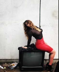 Kether Donohue Instagram - Bts @bellomag 📸 ♥️ @iheartmaarten 💇🏻‍♀️ @paulnortonhair 💄@marinagravani 👗@jordan_grossman