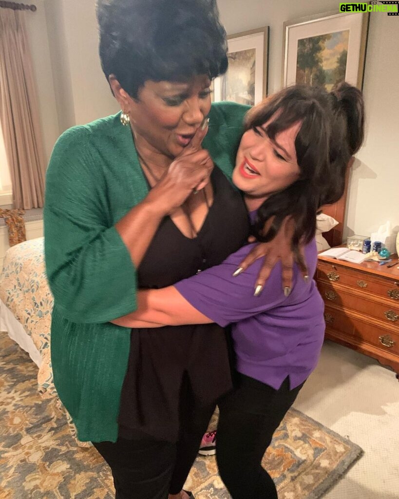 Kether Donohue Instagram - ‼🏆 LEGEND ALERT 🏆‼a flip book of love with @annamariahorsford 😭😭😭😍🥰😍 @bpositivecbs S2 —we have some reeaal legends this season, can’t wait for everyone to see Anna Maria’s magical performance❣💫