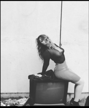 Kether Donohue Instagram - Bts @bellomag 📸 ♥️ @iheartmaarten 💇🏻‍♀️ @paulnortonhair 💄@marinagravani 👗@jordan_grossman