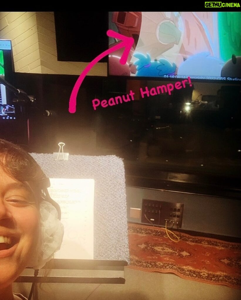 Kether Donohue Instagram - Star Trek Lower Decks season threeeeee August 25th on @paramountplus!!! Exocomp Peanut Hamper is baaaack 🤖