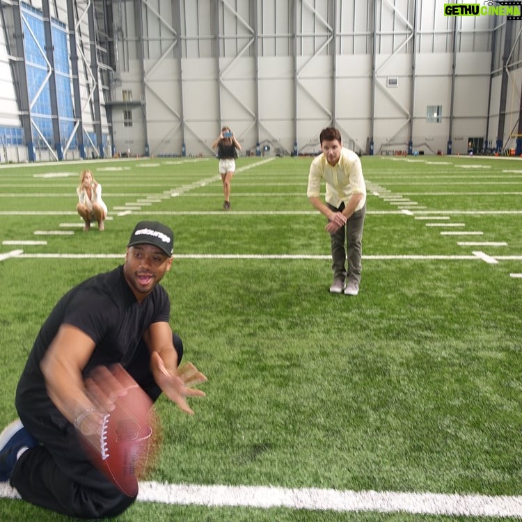 Kevin Connolly Instagram - #tbt Extra point with @dangerusswilson #itsgood