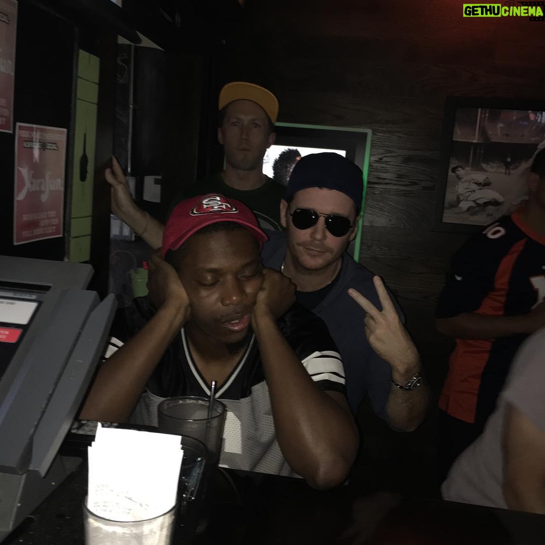 Kevin Connolly Instagram - Sometimes when your squad loses, you just have to call it a day and go home.... #fantasyfootball #25daystilltheislanders