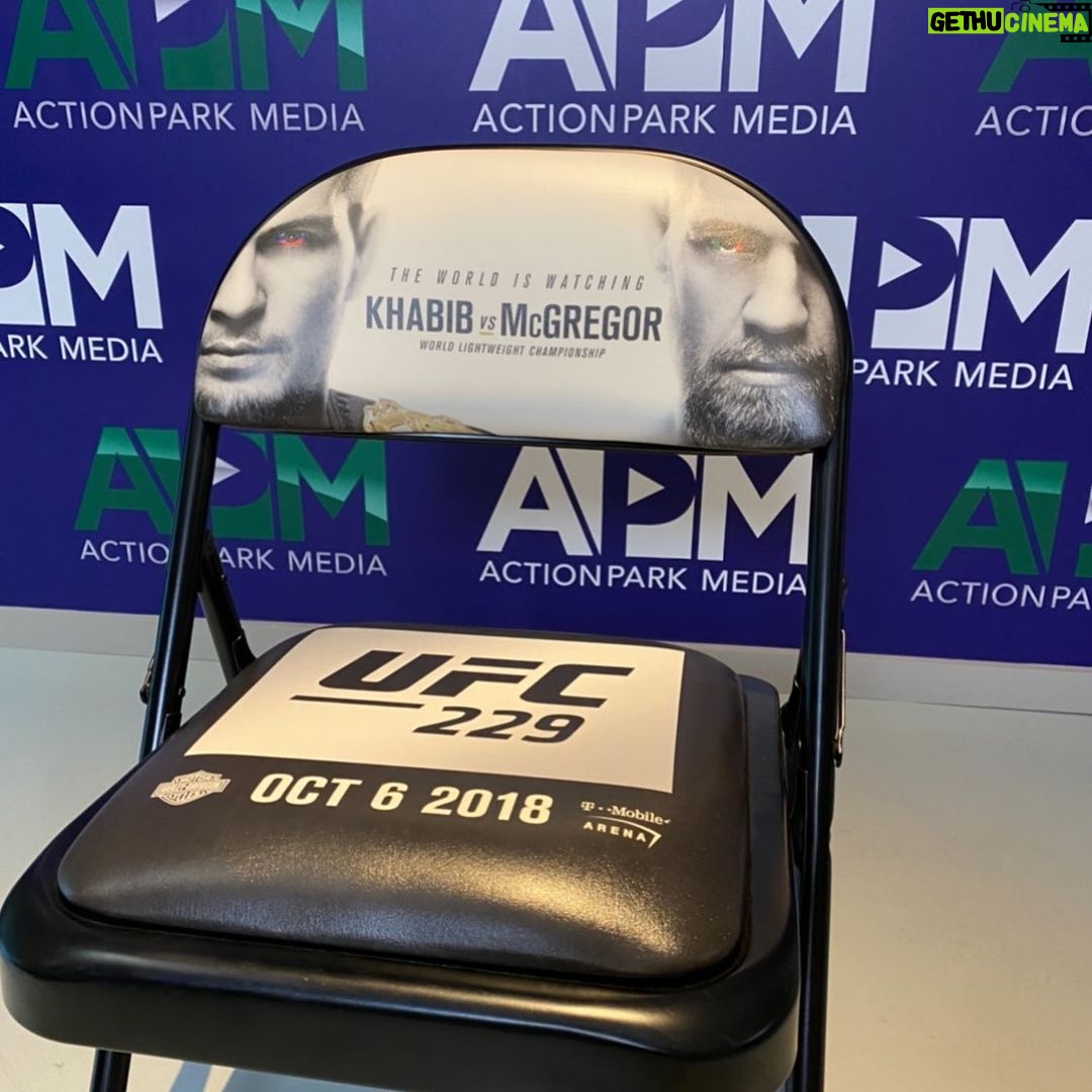 Kevin Connolly Instagram - @thenotoriousmma Bud… You legit stole my chair… What’s up with that? Unbelievable