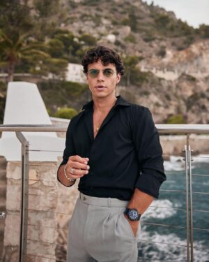 Kevin Dias Instagram - Thank you @hublot for welcoming me in the family 🩵✨ 
This night in the French Riviera felt like a dream. 
#Hublot #HublotLovesSummer

📸 @gabrieledimartino 
🎥 @romainreglade
📍 @cap_estel