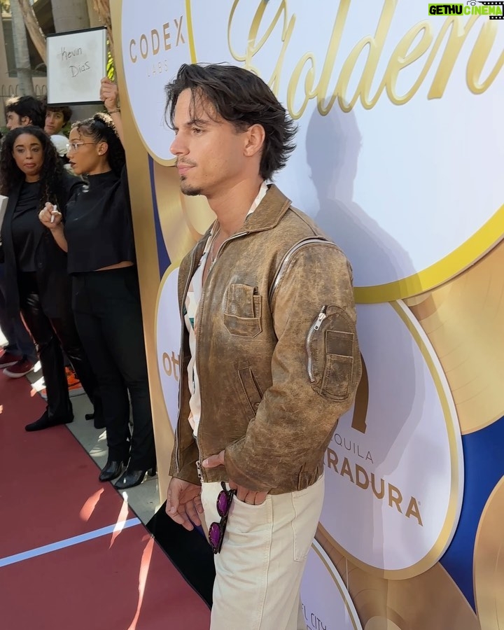 Kevin Dias - 33.2K Likes - Honored to be involved with such an important event ! (and yeah I bumped into a Netflix colleague) π€πΌβ¨
@goldmeetsgolden