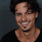 Kevin Dias Instagram – j’vous laisse trouver une caption.
Portrait joyeux de l’ami @fahtouahri 📸