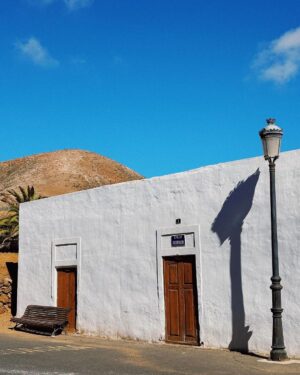 Kevin Dias Instagram - winter in the Canary Islands hits different 🏜️