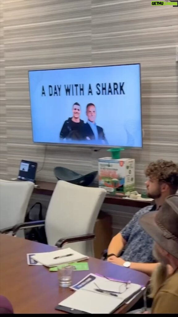 Kevin Harrington Instagram - 💥 BIG NEWS 💥 We have a few spots left for A Day With A Shark. Let’s GO!! Grab your seat at 🔗 @realkevinharrington or at http://ADayWithAShark.com/Schedule 👈 see you there!!