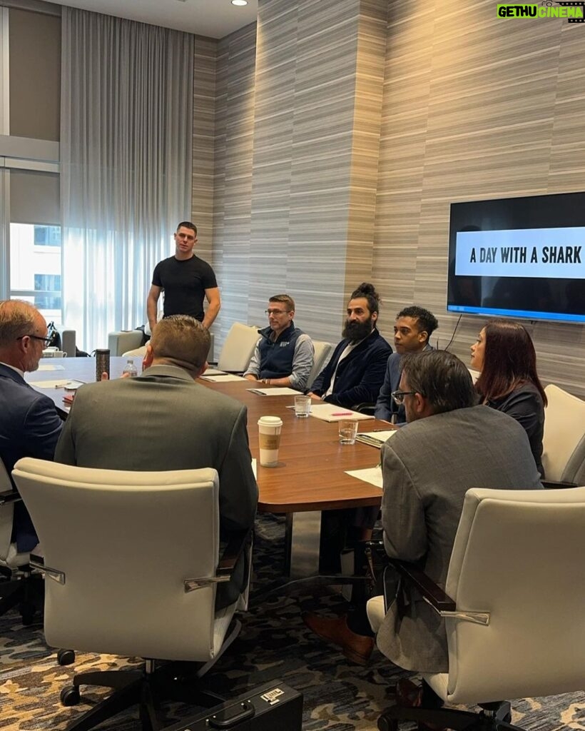 Kevin Harrington Instagram - A Day With A Shark event in St. Pete with some of the world’s top entrepreneurs. This group of exceptional business owners are taking action!! They’re growing and not looking back…… my dream team and I are going to help them get there!! LET’S GO!! If you want to be a part of the next event and you think you qualify, grab the link @realkevinharrington bio!! Or go to adaywithashark.com 🚀
