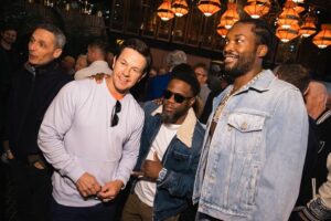 Kevin Hart Instagram - Another amazing Super Bowl weekend in the books!!!!!! #LiveLoveLaugh