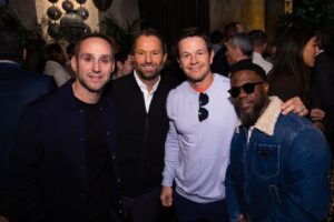 Kevin Hart Instagram - Another amazing Super Bowl weekend in the books!!!!!! #LiveLoveLaugh