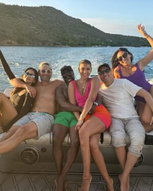 Kevin Hart Instagram - Living loving and laughing…. Great times with great people!!!!!!