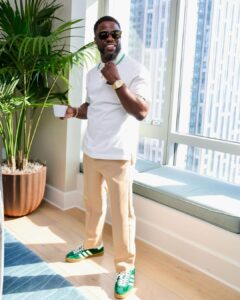 Kevin Hart Instagram - Don’t worry be happy…. #LiveLoveLaugh #LilSwag