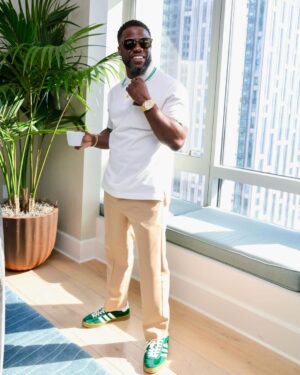 Kevin Hart Instagram - Don’t worry be happy…. #LiveLoveLaugh #LilSwag
