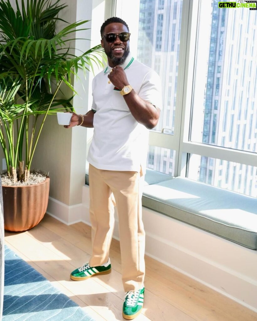 Kevin Hart Instagram - Don’t worry be happy…. #LiveLoveLaugh #LilSwag