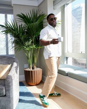 Kevin Hart Instagram - Don’t worry be happy…. #LiveLoveLaugh #LilSwag
