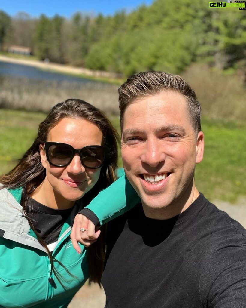 Kevin Patrick Egan Instagram - Morning stroll in Connecticut with my brilliant bud @kaylmurray 🤗 Loved spending time with @thecalcioguy too. The best of friends ♥️ Simsbury, Connecticut