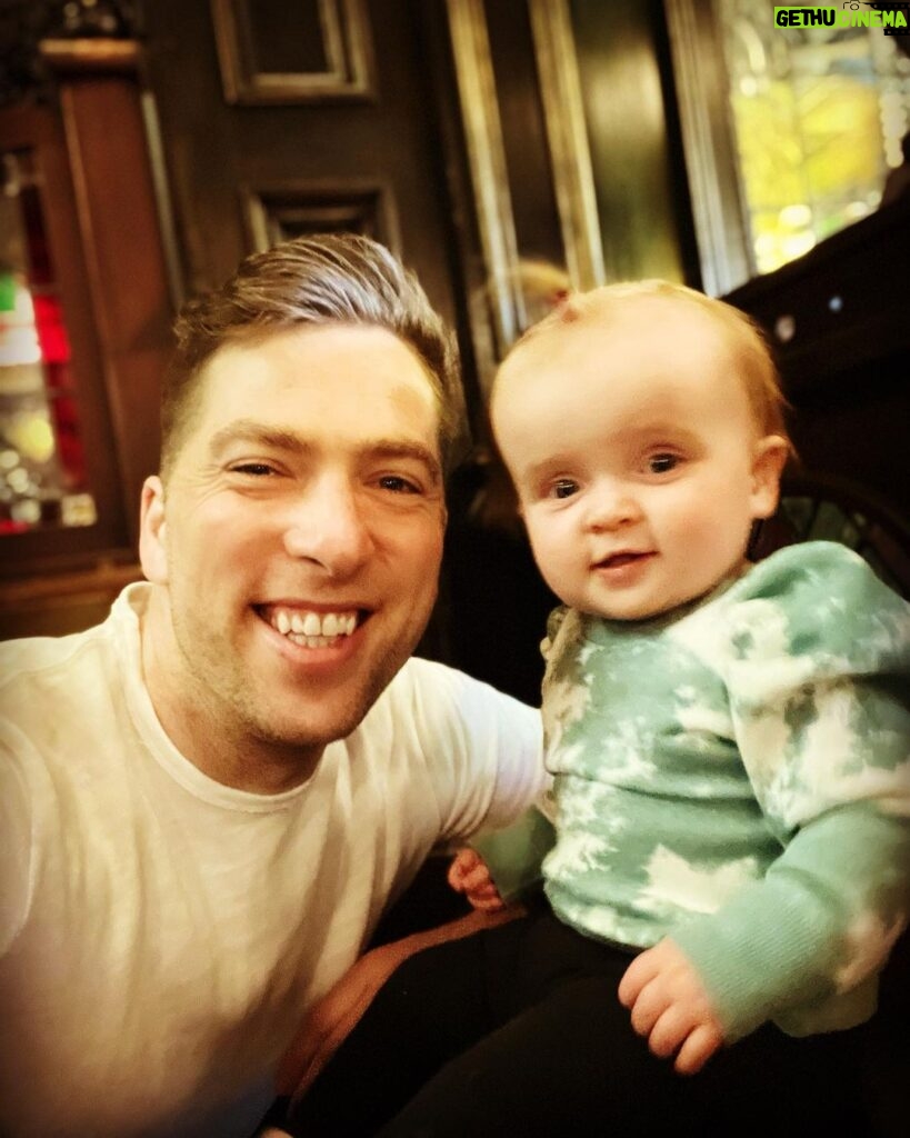 Kevin Patrick Egan Instagram - Sit up there at the bar and I’ll tell you the story of how I met your mother 😆♥️👶🏼