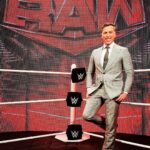 Kevin Patrick Egan Instagram - Monday Night in my old home of Chitown 👊🏼 #WWERaw
