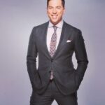 Kevin Patrick Egan Instagram - I’ll never know what to do with my hands 🤷🏻‍♂️ Cheerio for now NYC 👋🏼 ATL bound and I can’t wait to give my little humans a squeeze! Cheers to everyone that made it to Monday Night Raw in Long Island NY, and of course those of you that tuned in from home on @usa_network. Big love! Memphis you’re up next! #WWERaw #WWE 📸 @richfreedaphoto Long Island, New York