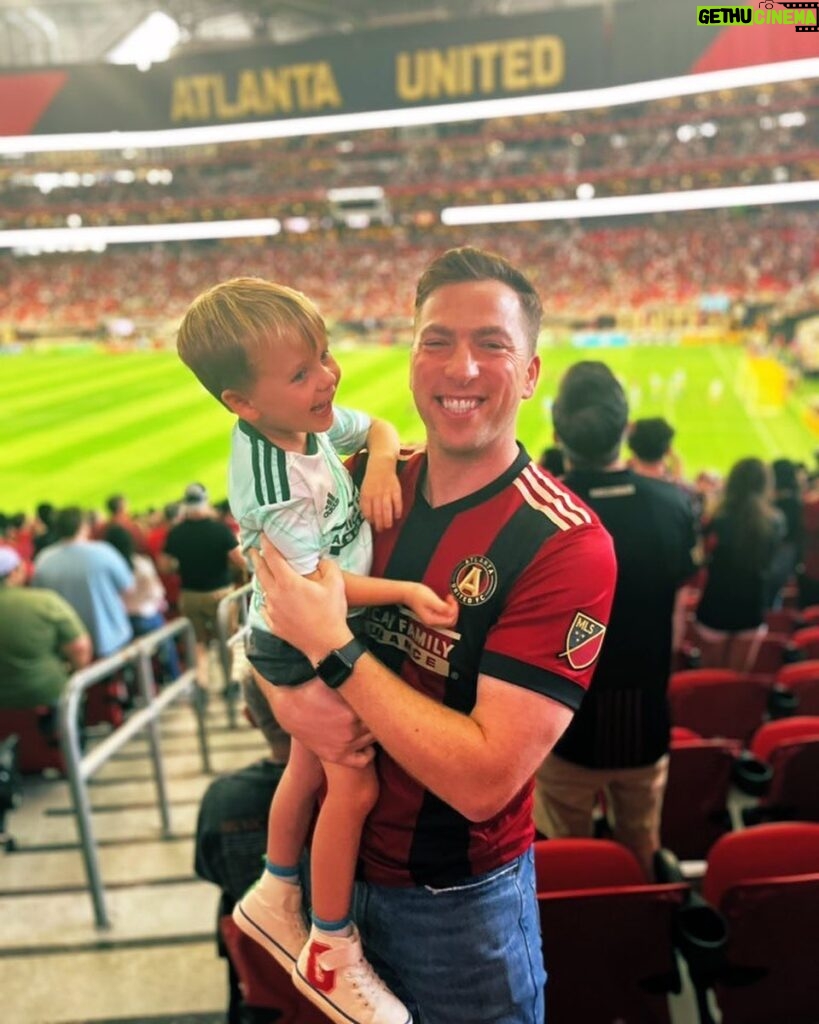 Kevin Patrick Egan Instagram - ♥️🖤 #MLS #ATLUTD Mercedes-Benz Stadium