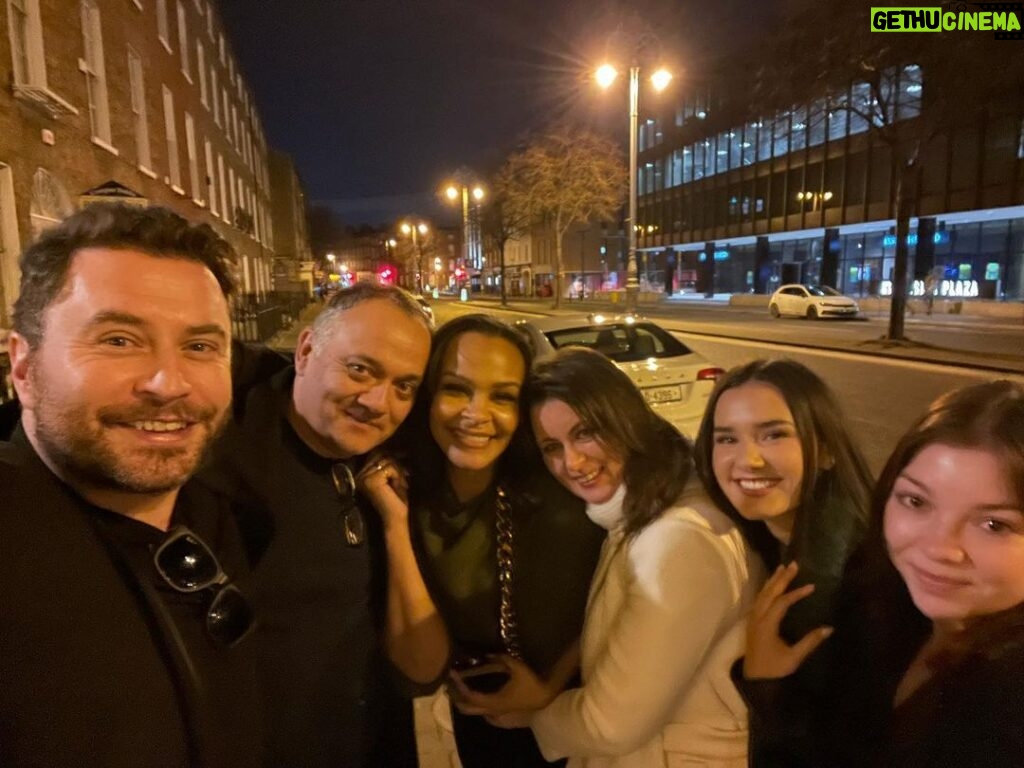 Kevin Ryan Instagram - Rollin’ with the #HarryWild gang in #Dublin @samanthamumba @jospainscreenwriter @roseeoneillx @davelogan1999 @kellieelmayss @rohannedd Dublin, Ireland
