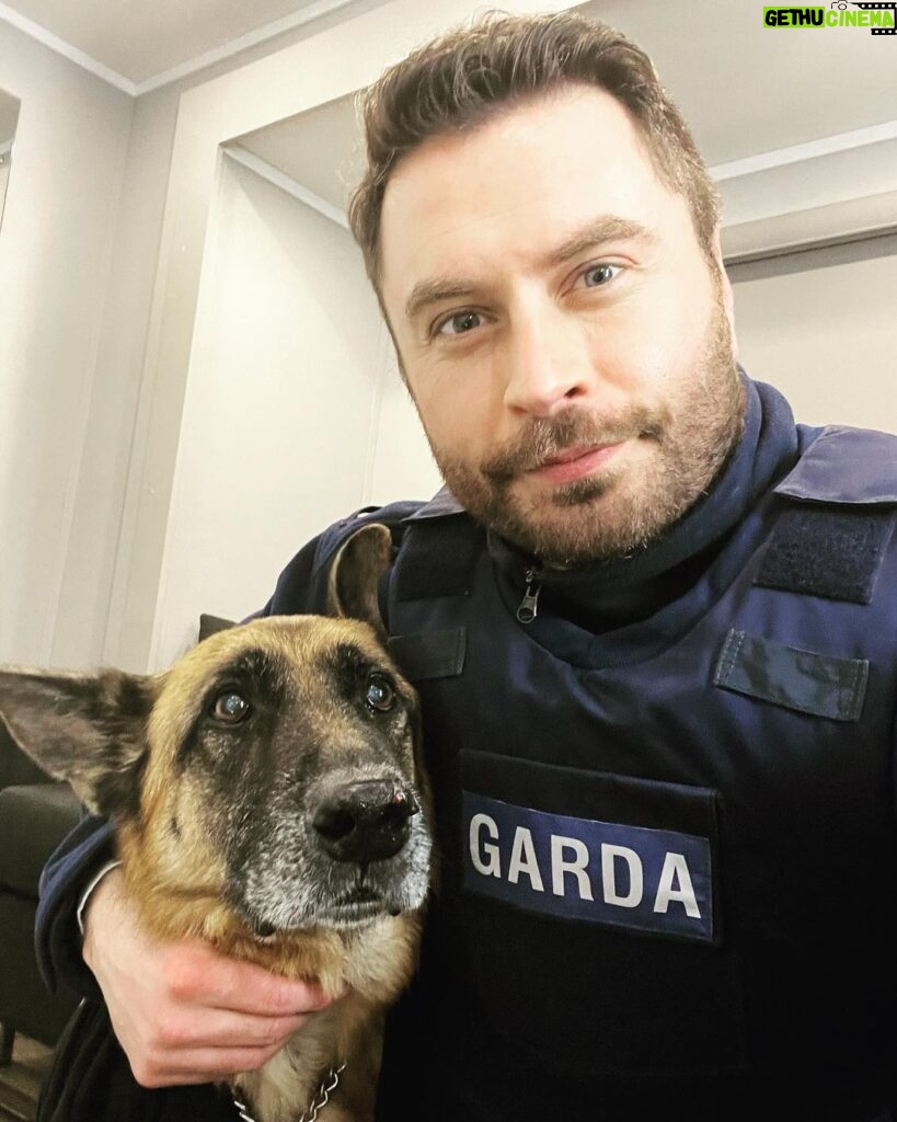 Kevin Ryan Instagram - It’s bring your pet to work day on #Harrywild Why might you ask? Because we love dogs! Dogs 🐕 @acorn_tv #acorntv @rteone #charliewild @gardainsta #garda #filming #ireland #irishtv #irish #television Dublin, Ireland