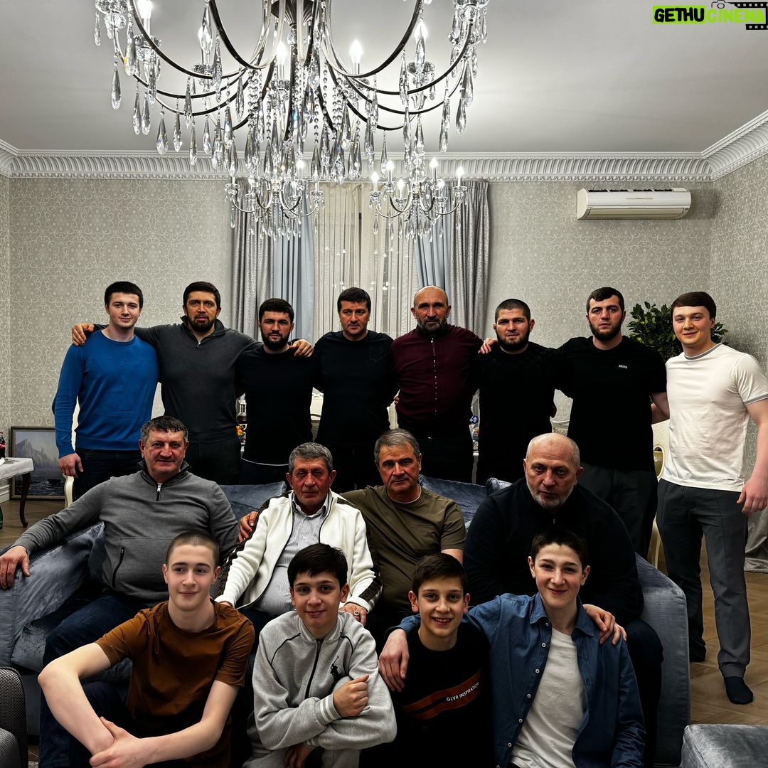 Khabib Nurmagomedov Instagram - В гостях у Юсуповых 🤝