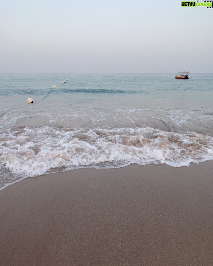 Khalifa Al Bahri Instagram - Bad days should motivate you to work for better days 🌊