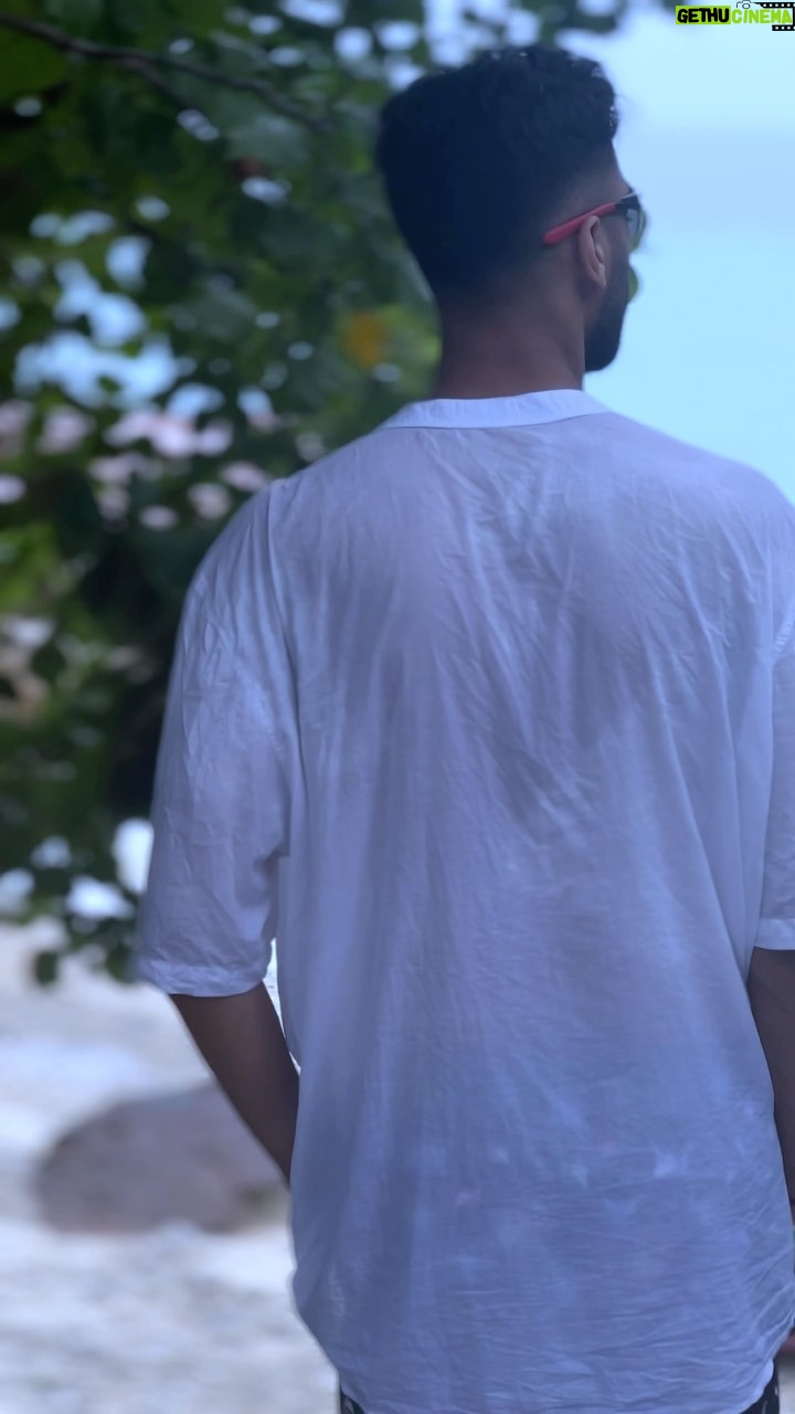 Khalifa Al Bahri Instagram - Blue days 🌨️🌊🥽