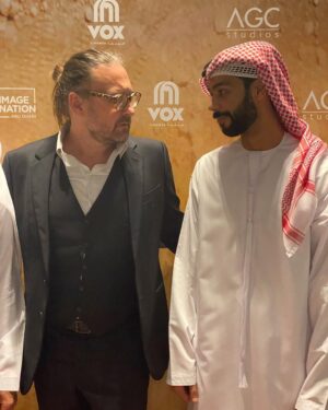 Khalifa Al Bahri Instagram - مع مخرج فيلم الكمين #بيير_موريل 🎬
With #pierre_morel director of #alkameen 
@imagenationad 
@weareagcstudios 
.
.
#alkameen #khalifa_albahri
#خليفة_البحري