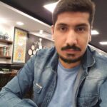 Khosrow Ahmadi Instagram - گرمای وجود نازنینت در آخرین روزهای فصل گرم تابستان زندگی ما رو گرمتر کرد هر روز با گذشت زمان و قد کشیدن تو من قویتر و جوانتر میشوم. یکی از زیباترین روزهای زندگی من روز بدنیا امدن تو هست نازنین دل من. امیر جان ذق تولد تو برای همه ما زیباست پس اجازه بده اینبار تولدت رو اول به خودم بعد به خودت و در آخر به دوستارانت تبریک بگم. تولدت مبارک عزیز دل دوستداشتنی.