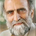 Khosrow Ahmadi Instagram - کریم اکبری مبارکه بر اثر کرونا درگذشت. چه خبر دردناکی. همه چی کامل بودی عمو کریم. هم کریم بودی. هم اکبر بودی هم مبارک. وجود نازنینت همیشه خیر و برکت بود. صورت ماهت و سیرت پاکت هیچوقت از ذهن و خاطرم نمیرود. روحت قرین رحمت الهی.