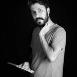 Khosrow Ahmadi Instagram - چه حال خوبیه آدم یه رفیق خوبی مثل تو داشته باشه. رفیقی که هم بهش افتخار کنی هم از وجودش کنار خودت لذت ببری. رفیق قدیمی من عاشقانه دوست دارم. کنارت چقدر یاد گرفتم. عزیز نازنین. رفیق قدیمی و دوست‌داشتنی. پسرم. تولدت مبارک. همیشه سلامت و در اوج باشی.