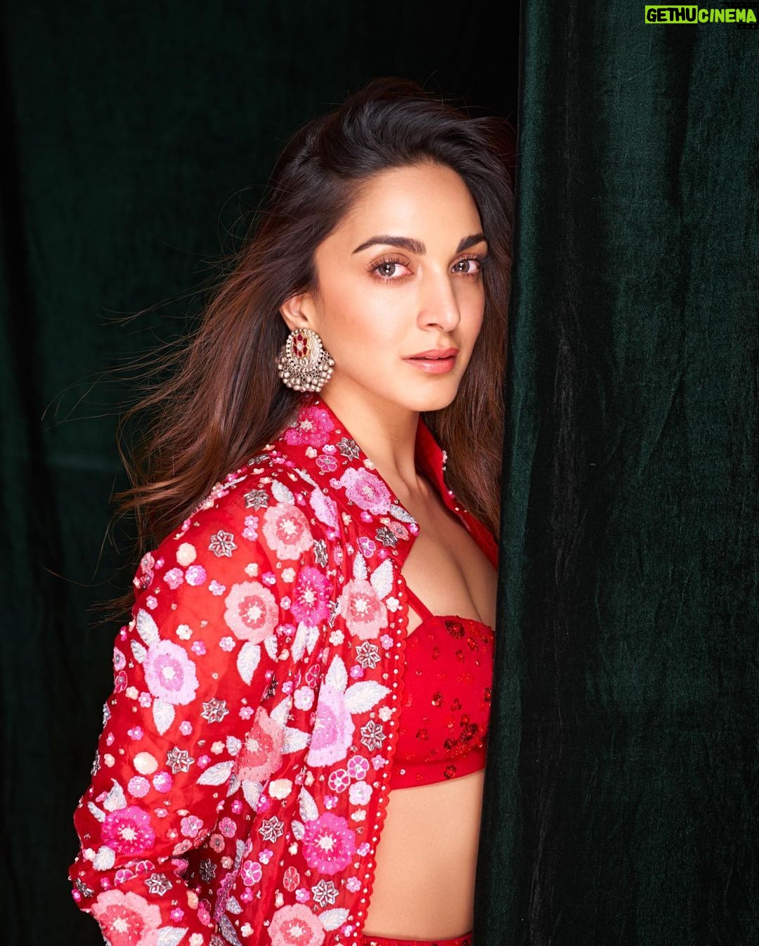 Kiara Advani Instagram - Swipe for clarity ❤️ Mood Red 🌹