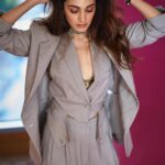 Kiara Advani Instagram - The world isn’t black and white. All the magic is in the grey 🩶