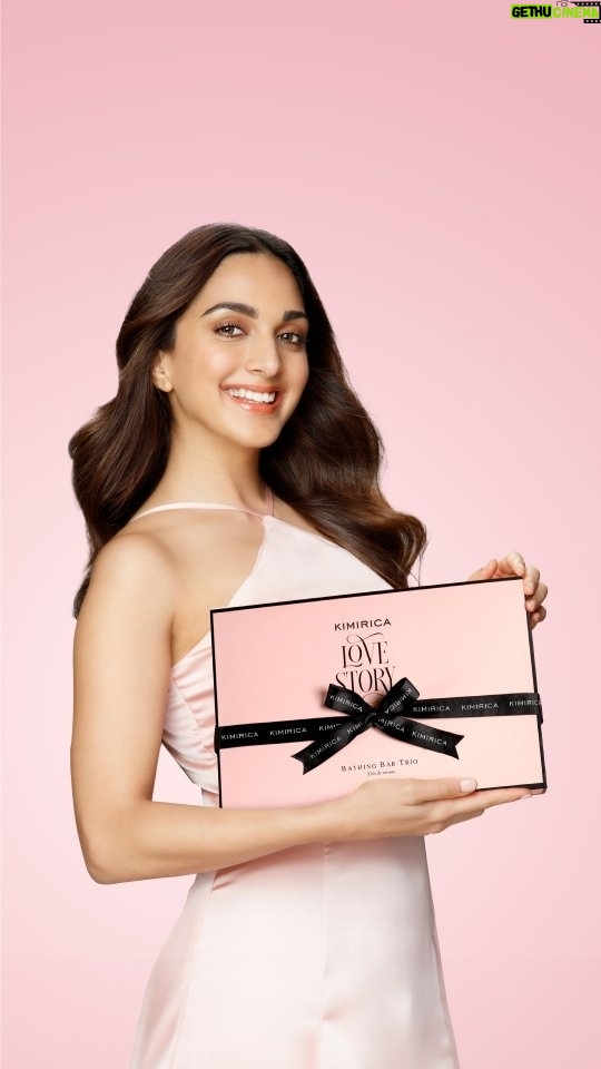 Kiara Advani Instagram - Make your loved ones feel extra-special with India’s No. 1 Valentine Gift Collection and my personal favourite — Love Story by @kimirica.shop. This adorable collection, infused with the fragrance of love, makes a perfect gift for your Valentine! 💖 Truly elegant and thoughtful, LOVE STORY is perfect to celebrate your love story! Shop now at www.kimirica.shop. . . #Kimirica #KiaraAndKimirica #KimiricaLoveStory #ValentineGift